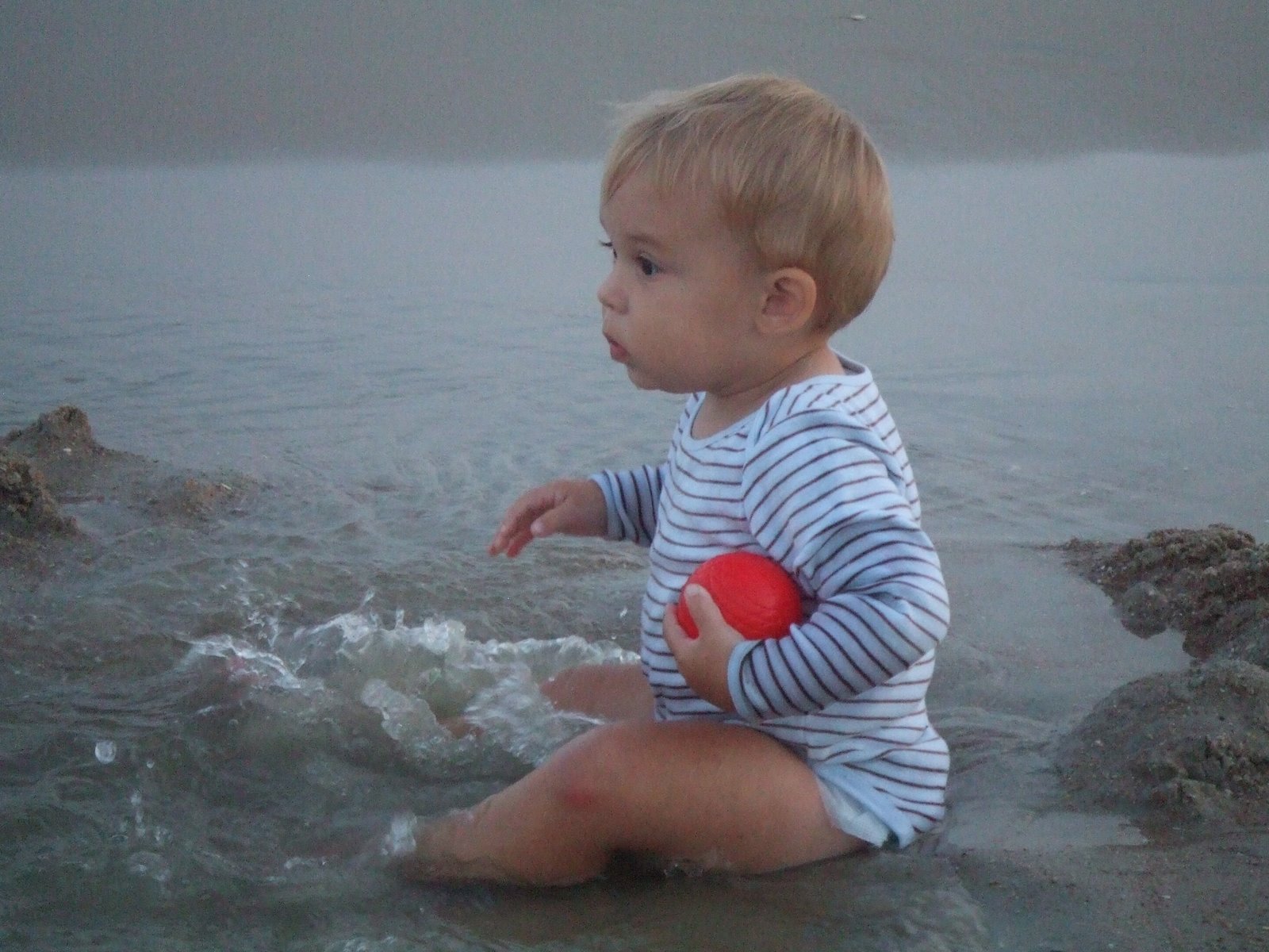 [charliebeach2.JPG]