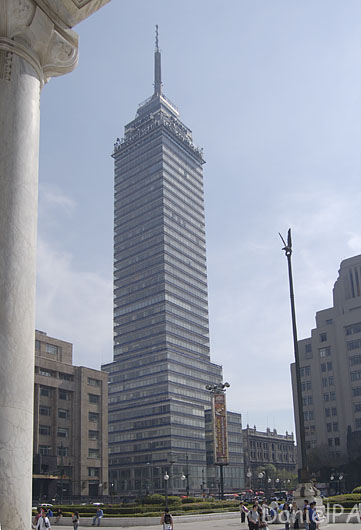[DF06-008bl.jpg]