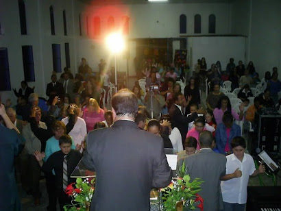 Pastor Paulo Roberto Martins  pregando na Igreja Matriz