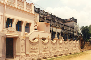 Aayiram Jannal Veedu