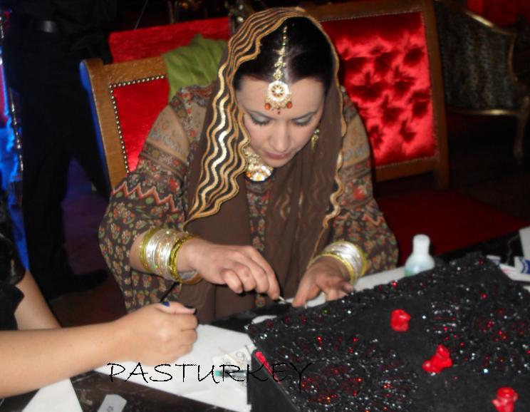 PASTURKEY CAHİDE BAR�DA HİNT KINALI BEKARLIĞA VEDA GECESİ ORGANİZASYONU