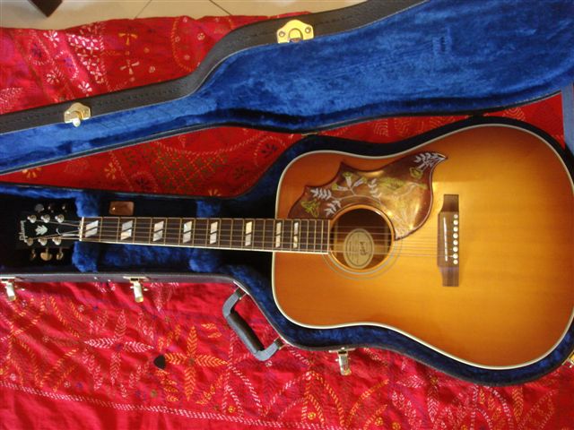 guitars for sale: Gibson Hummingbird for sale