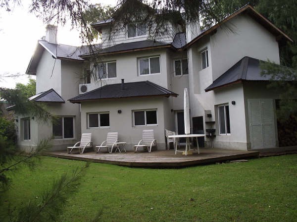 The Good Life: Casa para Alquilar en TIGRE Country Náutico Privado