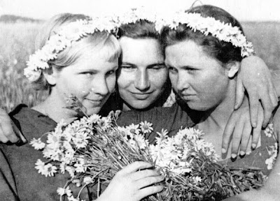 Девчонки в 1941г., июль, г. Серпухов