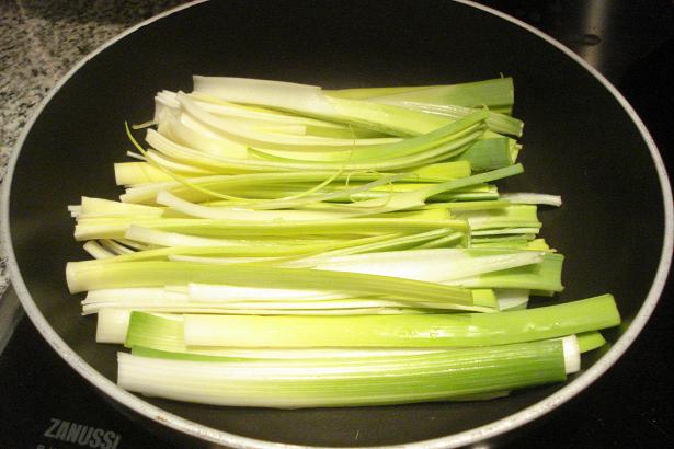 [salsicceporrogratin1.JPG]