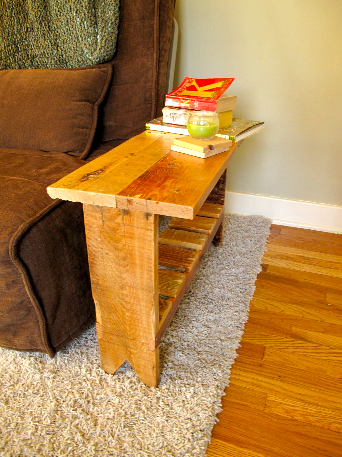JACK at RANDOM: DIY: Pallet End Table