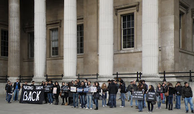Εκδήλωση διαμαρτυρίας φοιτητών έξω από το Βρετανικό μουσείο 1+(7)