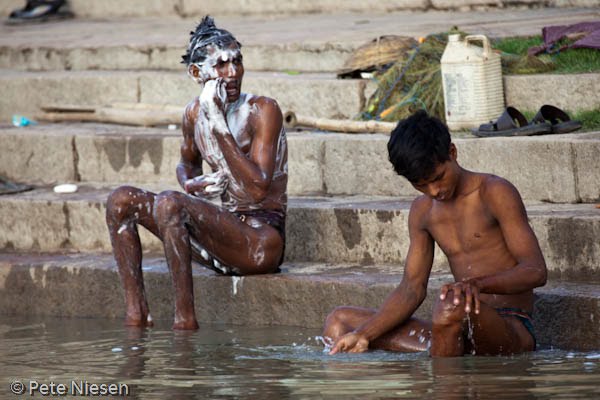 [varanasi2_pete.jpg]
