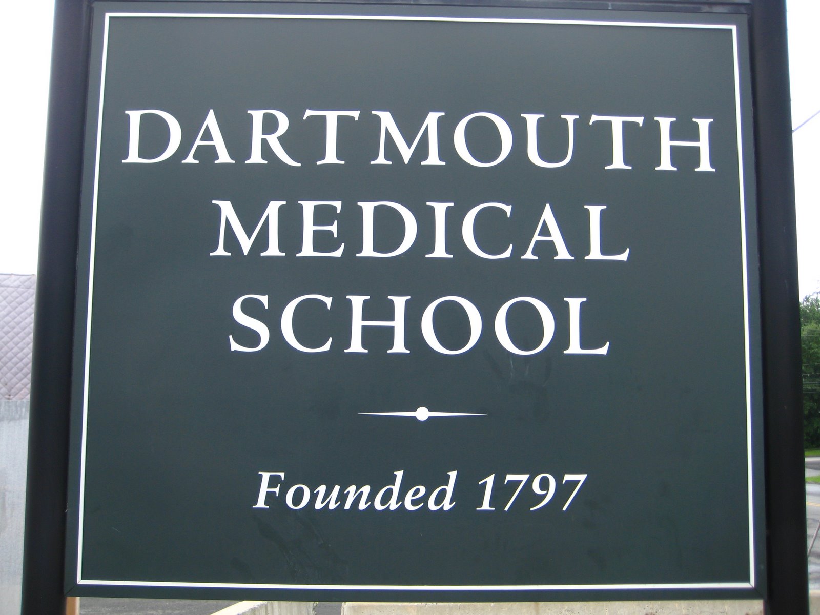 [2009+0701+Dartmouth+Medical+School.JPG]