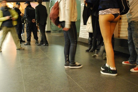 [no+pants.bmp]
