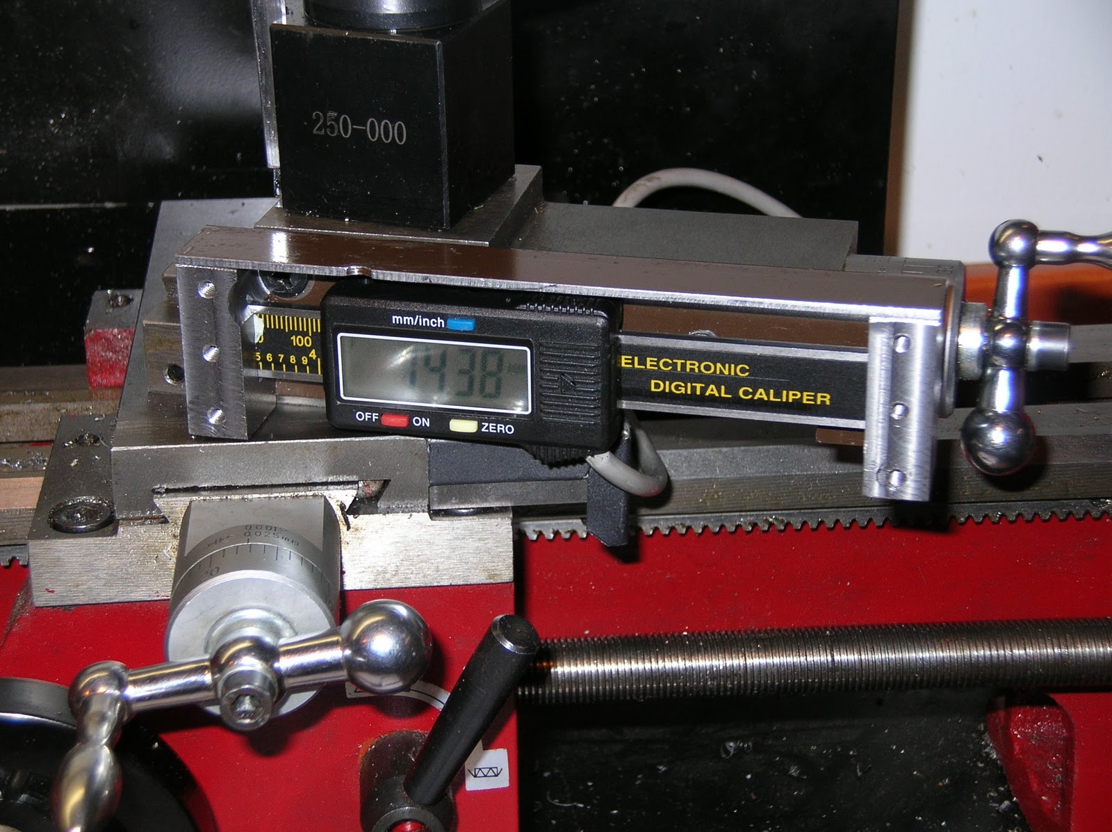 Robert's Projects Mini Lathe Digital Readout
