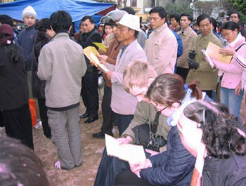 [VIETNAM_-_DEMO_in_Hanoi.jpg]