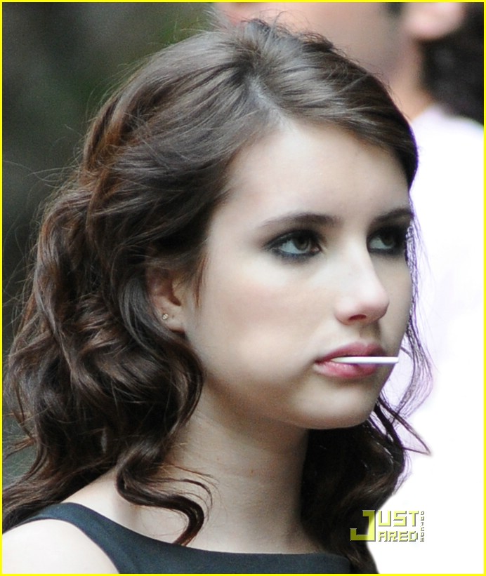 [emma-roberts-lollipop-lover-07.jpg]
