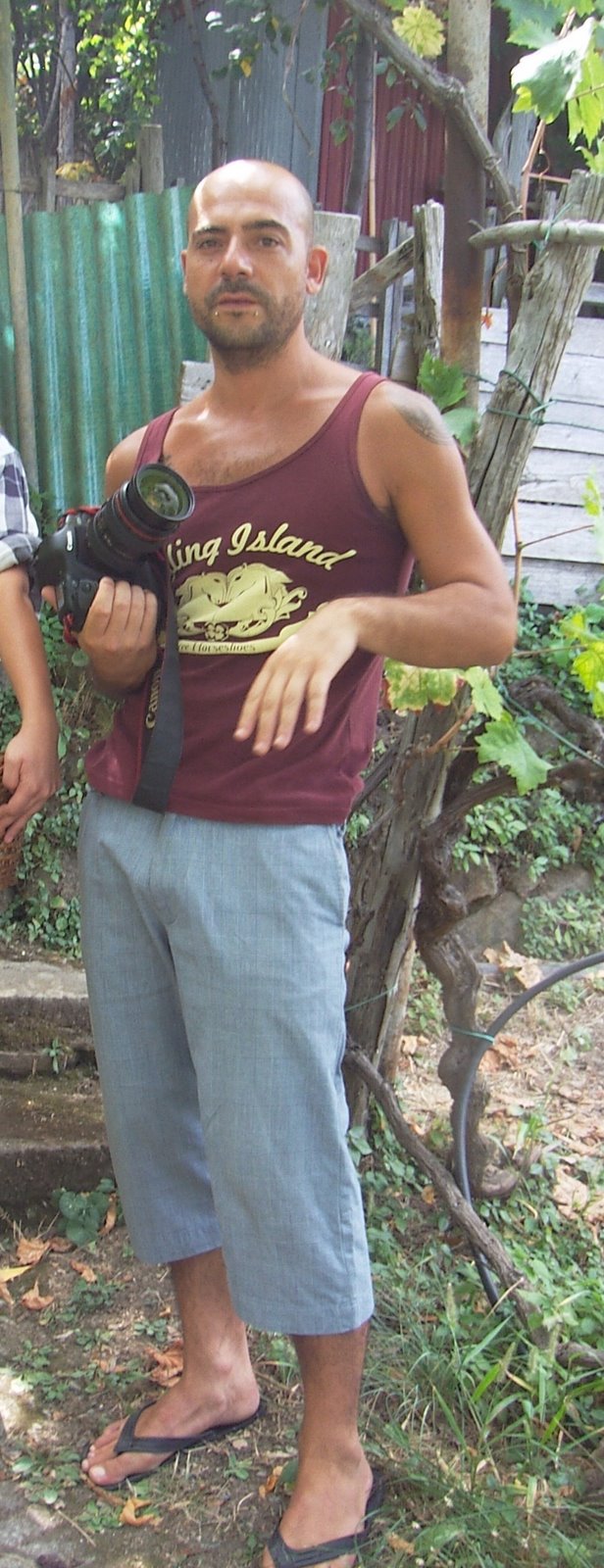 [DCAM0173mod.JPG]