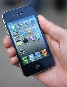 Apple earnings despite IPhone 4