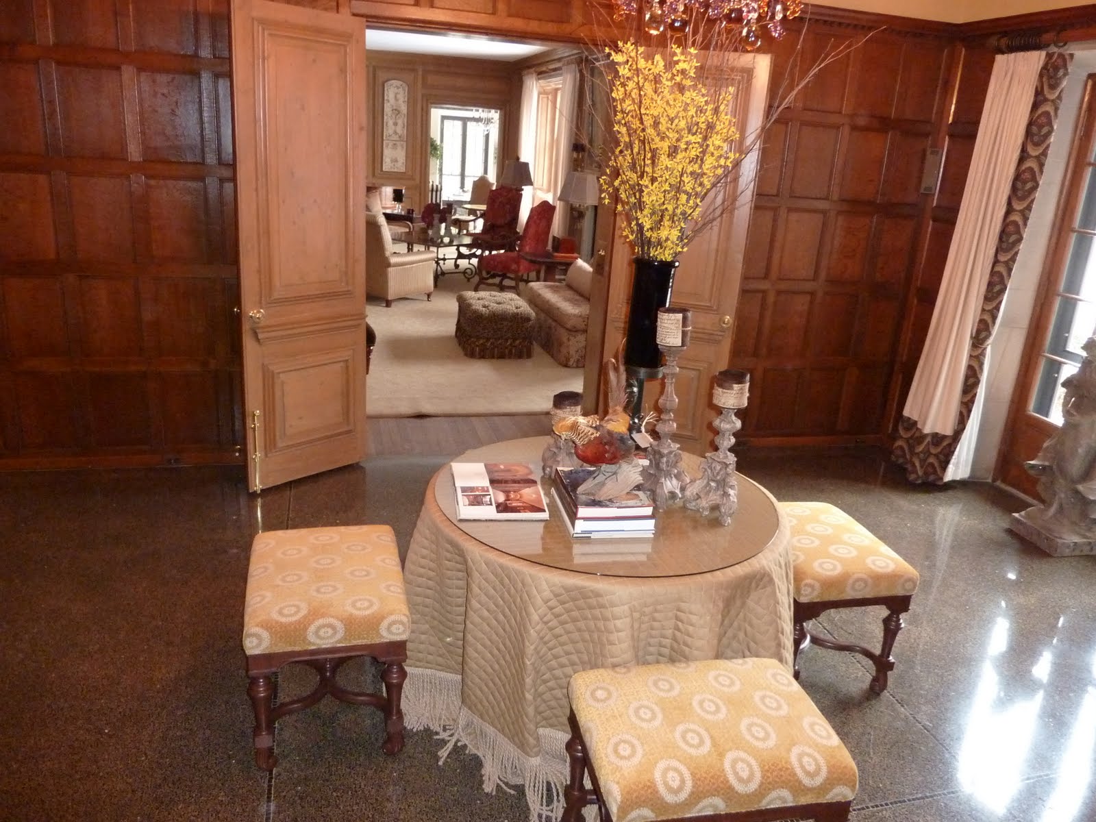 [bonneys+new+foyer+013.JPG]