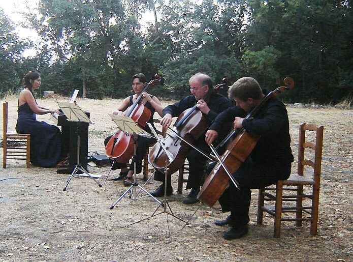 Chamber music on the Era de Capilerilla on the 20th of August 2009 - foto: casa rural El Paraje