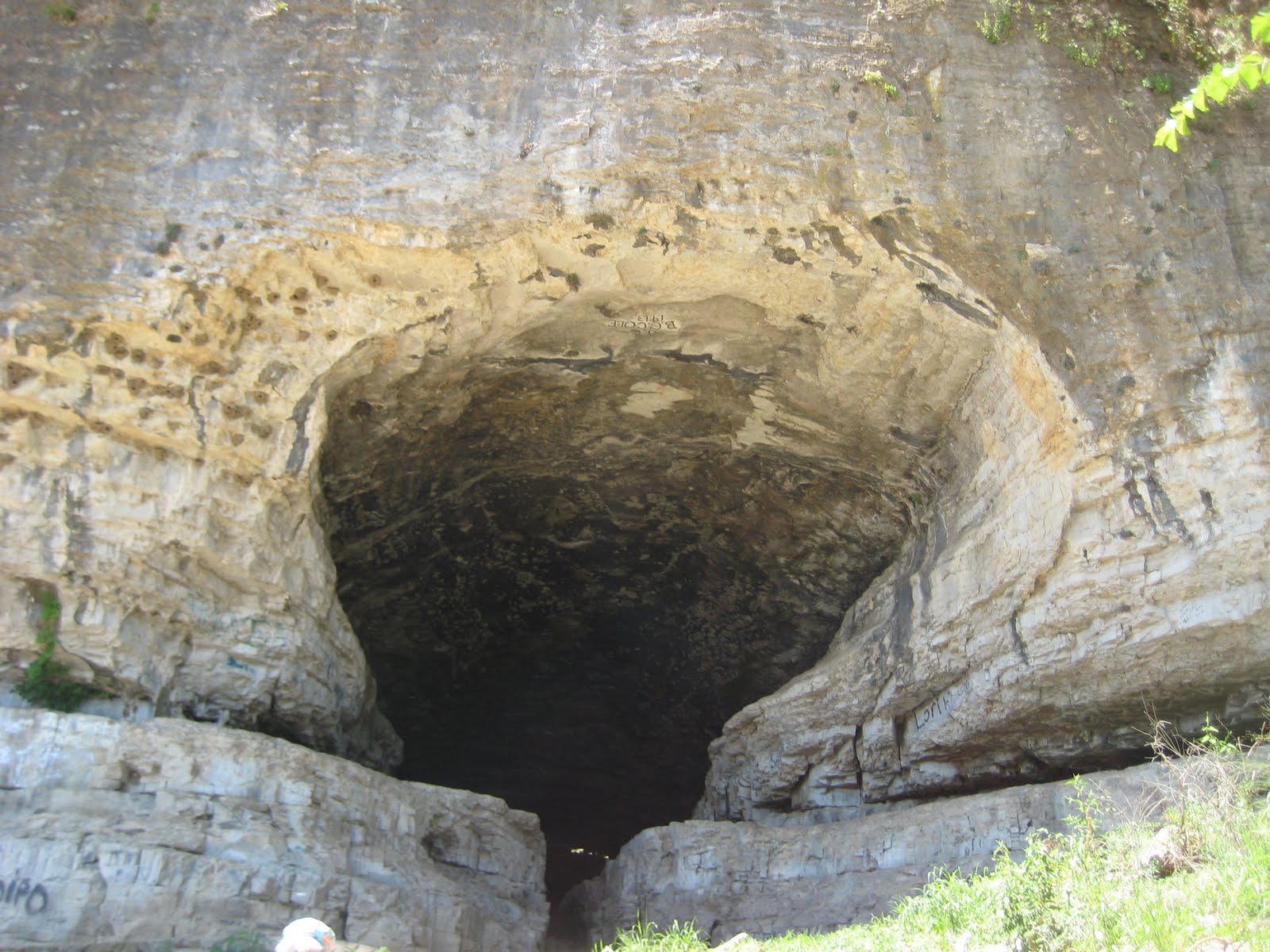 McGees Adventures CAVE in ROCK