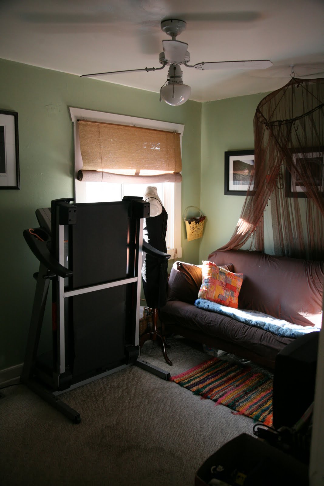 I Am Rena S Daughter Studio Room For Treadmill