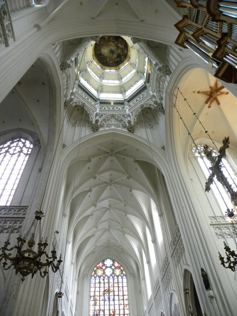 [Antwerpen+OLV+Kathedraal07.JPG]