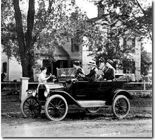 how the economic crisis in the 1920s in america changed americans way of life In 1920 the us census showed, for the first time, that a majority of americans lived in cities of 2,500 people or more the 1930s: decade of depression the stock market crash of october 1929 initiated a long economic decline that accelerated into a world catastrophe, the depression of the 1930s. how the economic crisis in the 1920s in america changed americans way of life In 1920 the us census showed, for the first time, that a majority of americans lived in cities of 2,500 people or more the 1930s: decade of depression the stock market crash of october 1929 initiated a long economic decline that accelerated into a world catastrophe, the depression of the 1930s.
