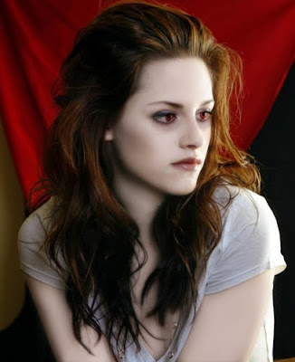 The blog Twilight Costumes Mostly Bella offers insight on how to acheive The blog Twilight Costumes Mostly Bella offers insight on how to acheive