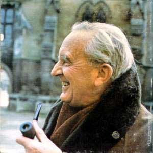 tolkien.pipe.jpg