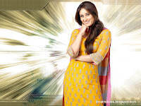 Kareena Kapoor wallpapers | Local Movies