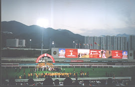 Prize presentation ceremony at the "HongKong International races" on the Sha Tin race-track .