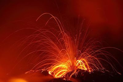 Digaleri.com: Keindahan Gunung Berapi Gambar gunung berapi
