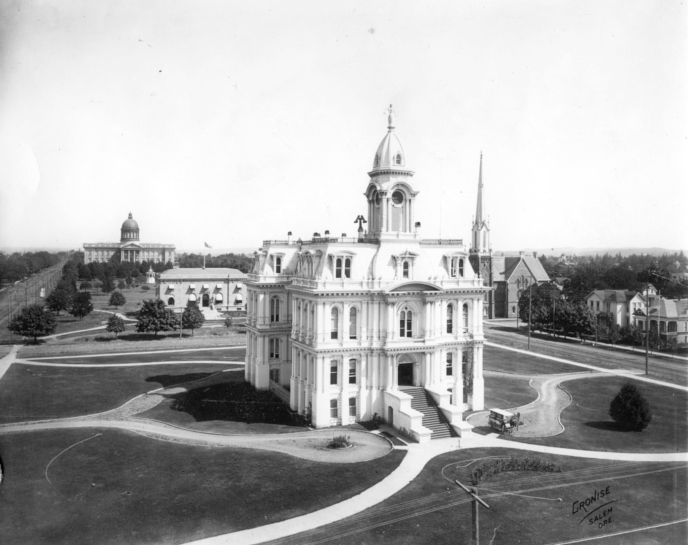 Capital Taps Fine Beer in Salem Oregon The Old Courthouse Christmas