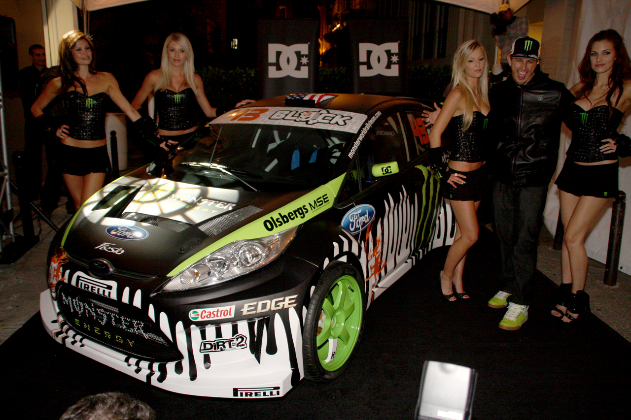 http://4.bp.blogspot.com/_WwbT8pSD93w/TR1sFXlTfcI/AAAAAAAAAzE/syFmbu4zw7I/s1600/ford-fiesta-ken-block-gymkhana-3-2010-22.jpg