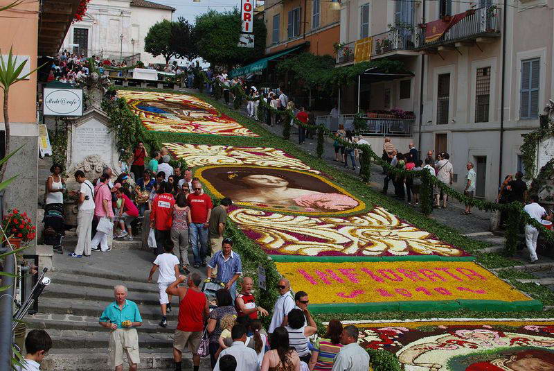 facts around us Italy's Beautiful Flower Carpets Flower Festival Rome