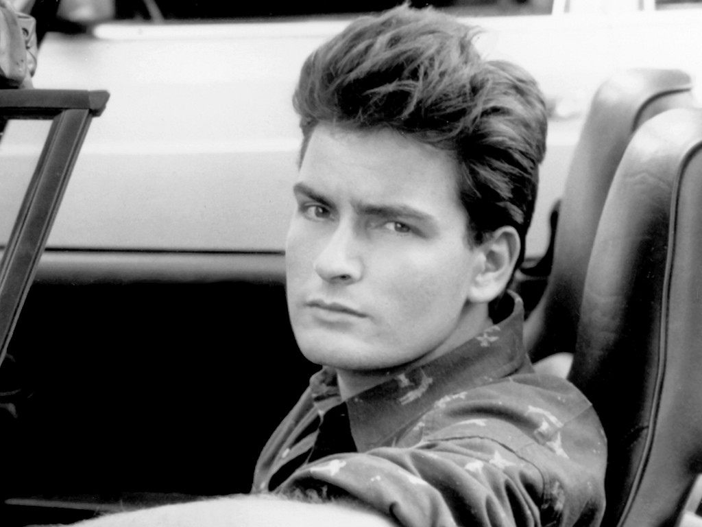 http://4.bp.blogspot.com/_Wxea6fV1F3o/TMfcPBH-woI/AAAAAAAAABk/JMYeyExWLwc/s1600/charlie-sheen-escort-boy.jpg