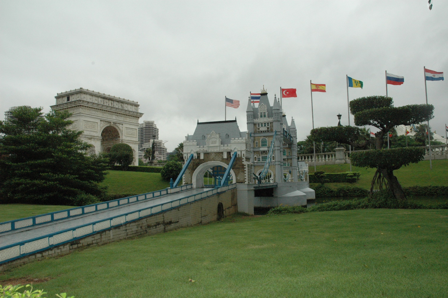 [DSC_0176.JPG]