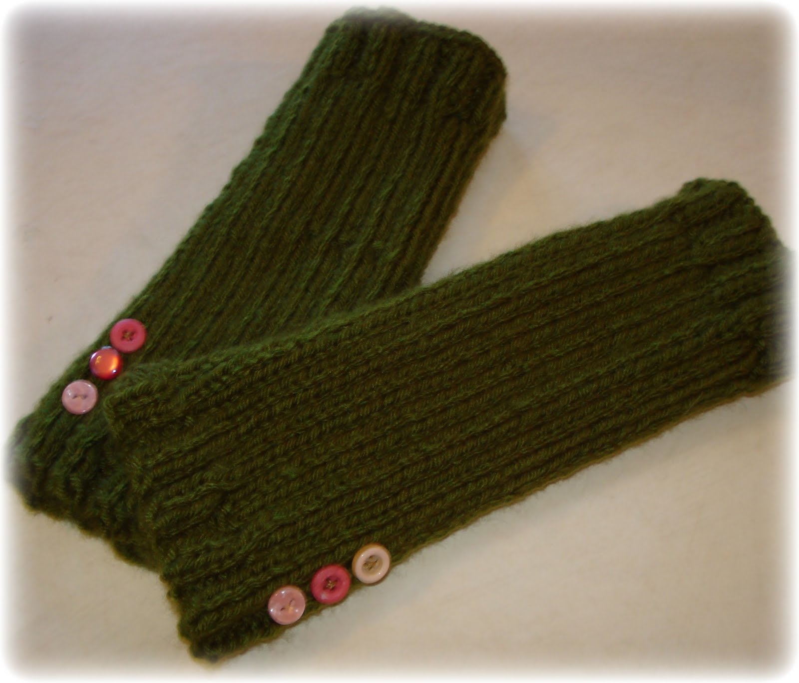 twobutterflies: Super Easy Knit Fingerless Gloves