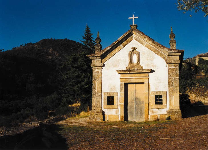 [Capela+de+São+Miguel_01.jpg]