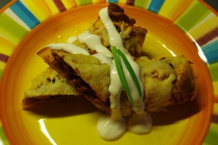 [Hakkliha-sinihallitustäidisega+pannkoogid+2.JPG]