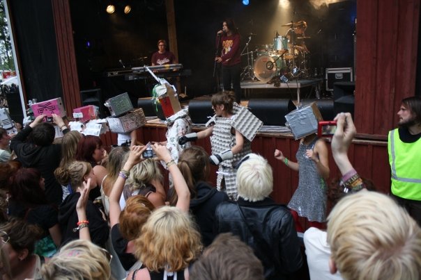 [6615_124738823192_566623192_2357592_1839237_n.jpg]