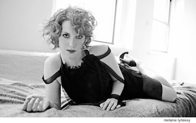 rené.garza.fashion.stylist: Melanie Lynskey