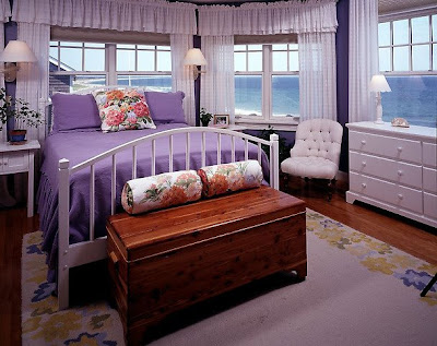 Стаята на Холи Purple+Bedroom
