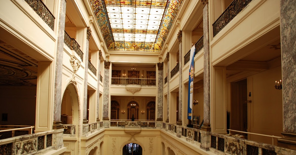 to the wellington mansion Shadow lawn