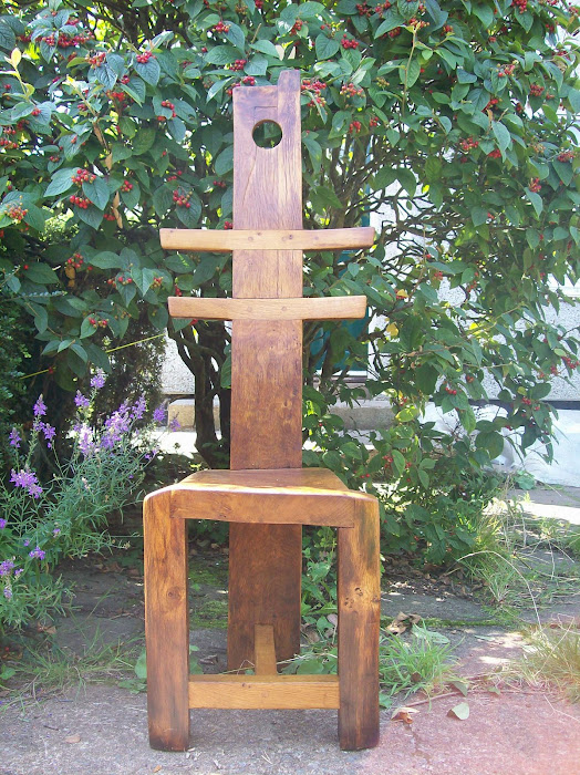 tripod totem chair