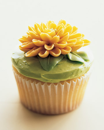 [chrysanthemum+cupcakes.jpg]