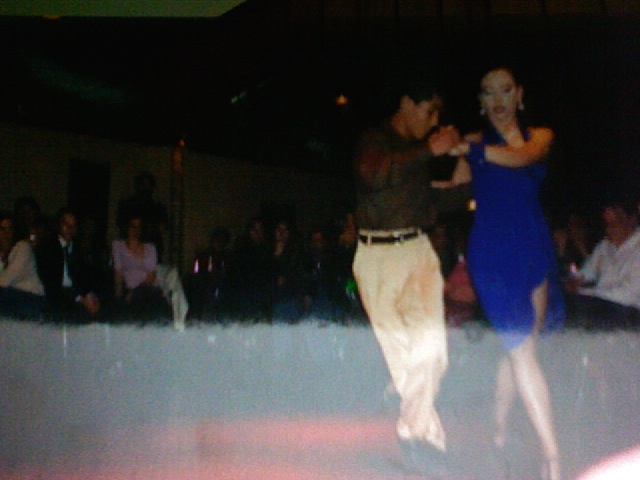 Alejandro Araoz y Silvia Cespedes bailando con el Arranque