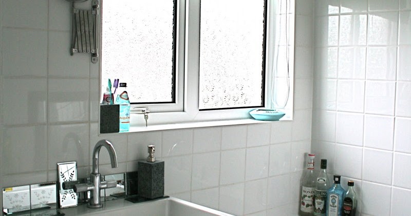 WATERPROOF BATHROOM ROLLER BLINDS | BATHROOM BLIND