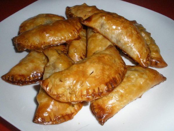 [EMPANADILLAS+CARN+ADOB.jpg]