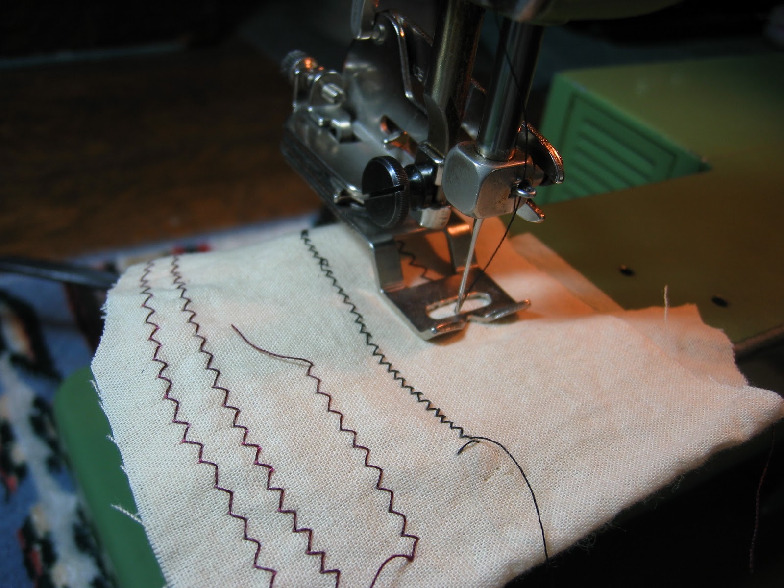 Sew Old - Sew New: What is this Odd Little Thing? A Zig Zagger