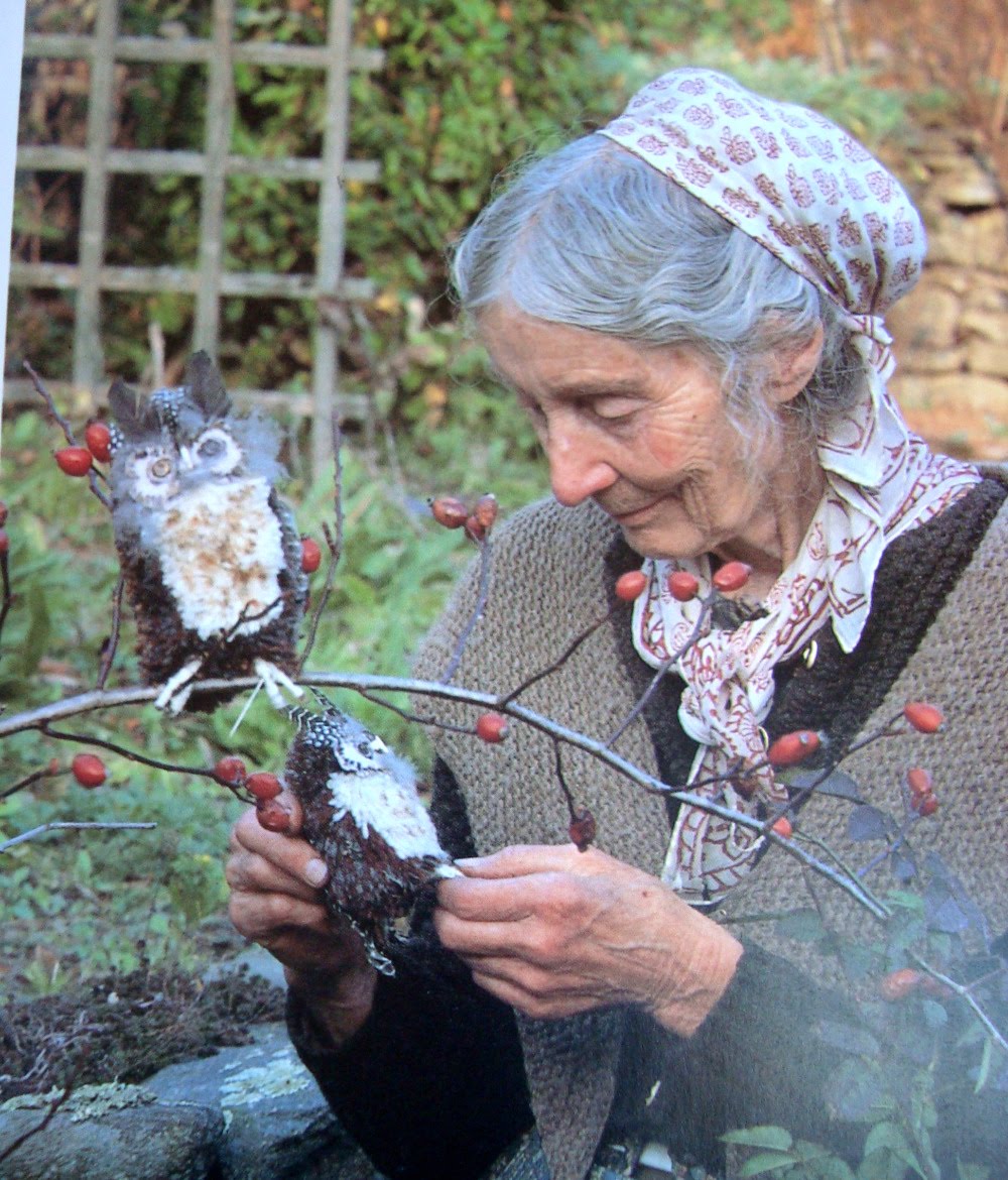 [books+Tasha's+owls.jpg]