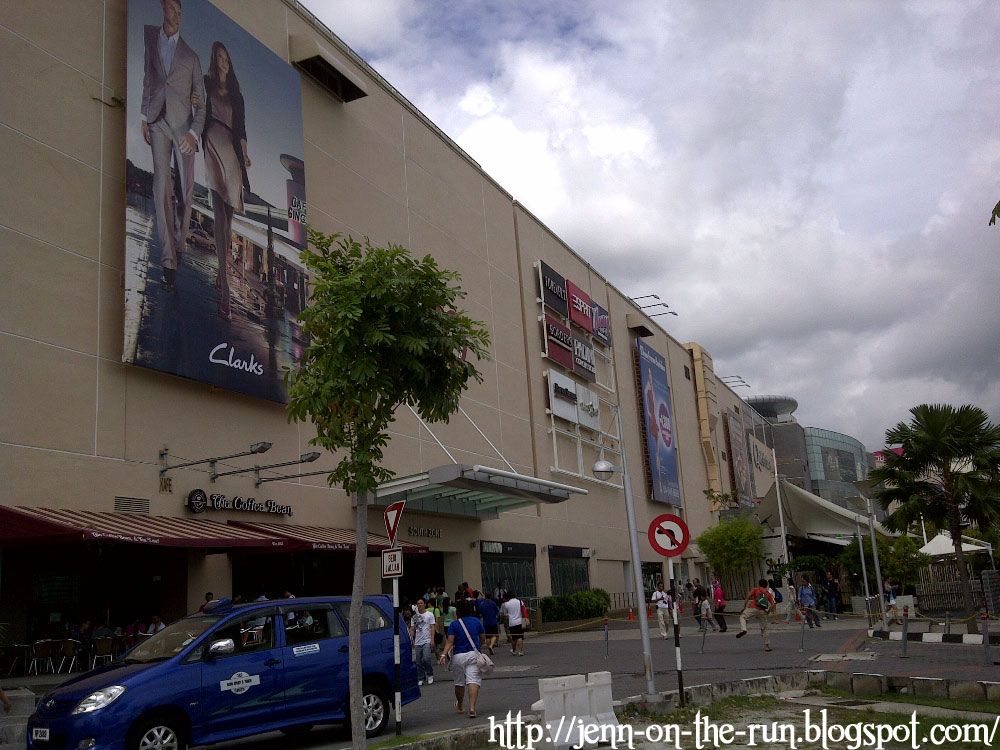 clarks queensbay mall